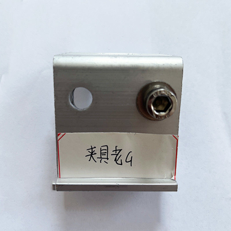 容易なクランプを取付ける風負荷60M/S太陽電池パネルは異なったサイズを取付ける