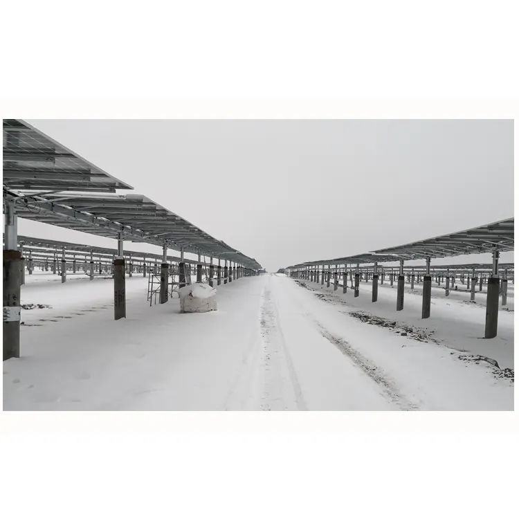 太陽光発電の出力を高めるために太陽の軌道に追従する太陽光発電ブラケット