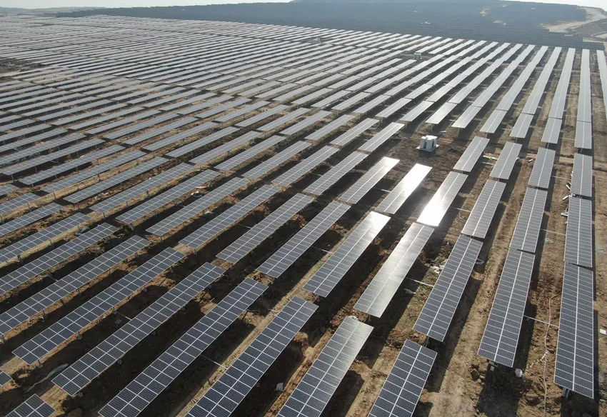 ボイウ太陽追跡システム AI 太陽を追うアルゴリズム 発電を増やす