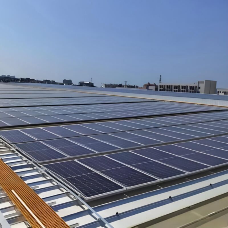 高密度平面屋根の設置ソリューション: 最大限のスペース利用のためのコンパクトな多列配置