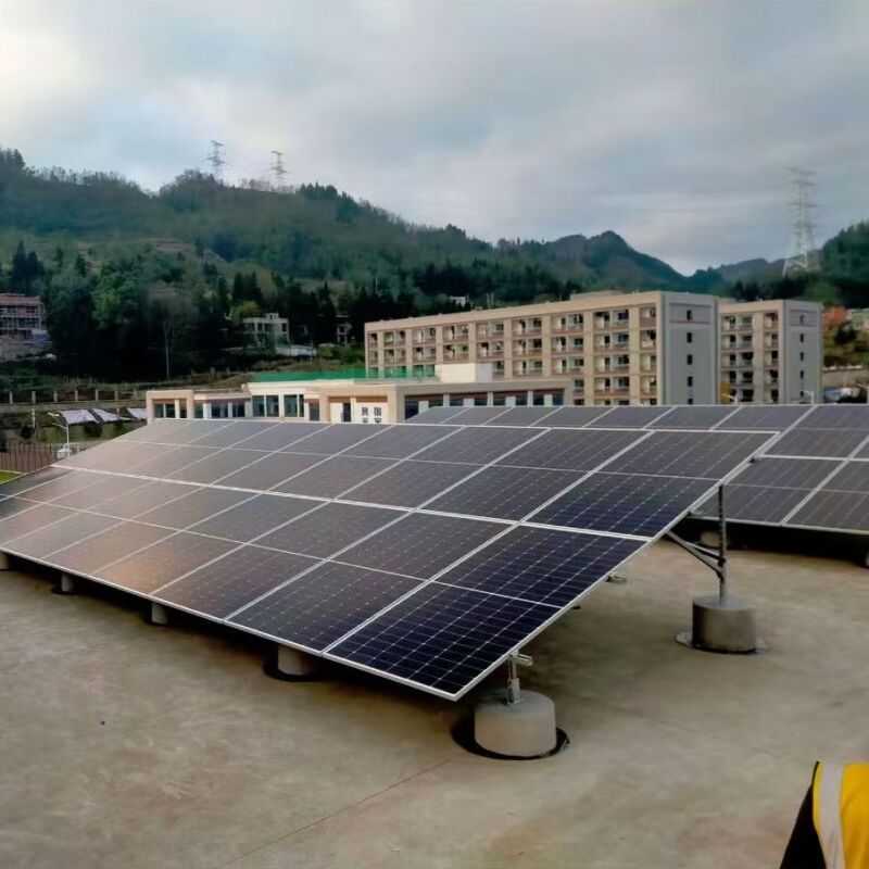 調整可能な太陽光パネル屋根の固定ブレーキット 平らな低傾斜の傾斜金属タイルシングルと複雑な屋根構造