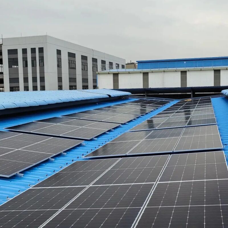 耐久性アルミニウムソーラーパネル 屋根の固定ブレーキット パンチルセメントフラットとアスファルトシェンドル屋根太陽光装置