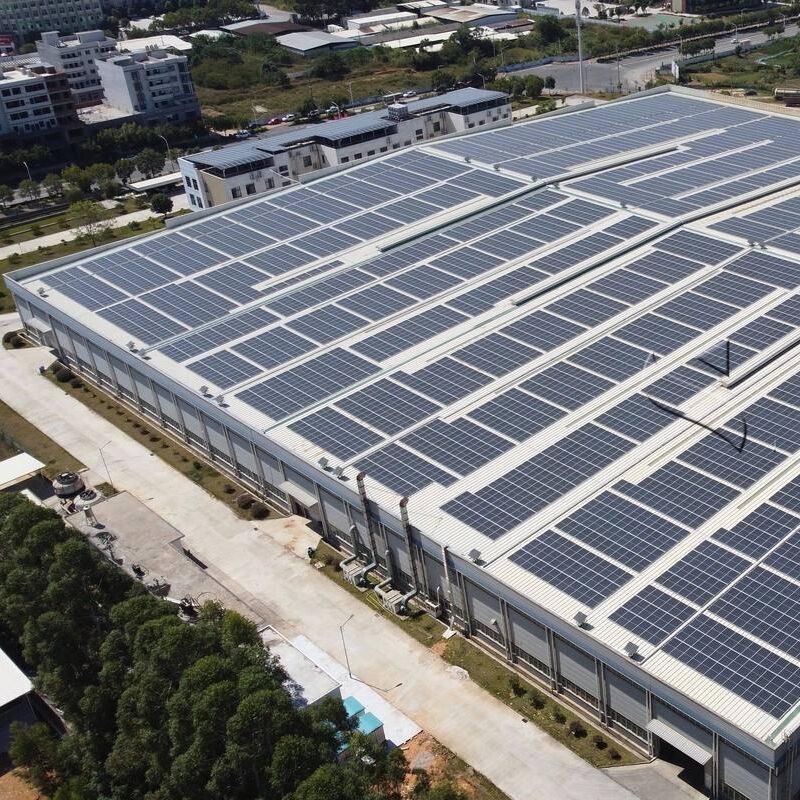 ソーラーパネルの屋根の設置支架 異なるタイプのソーラーモジュールと互換性があり,金属の屋根に設置することを保証する