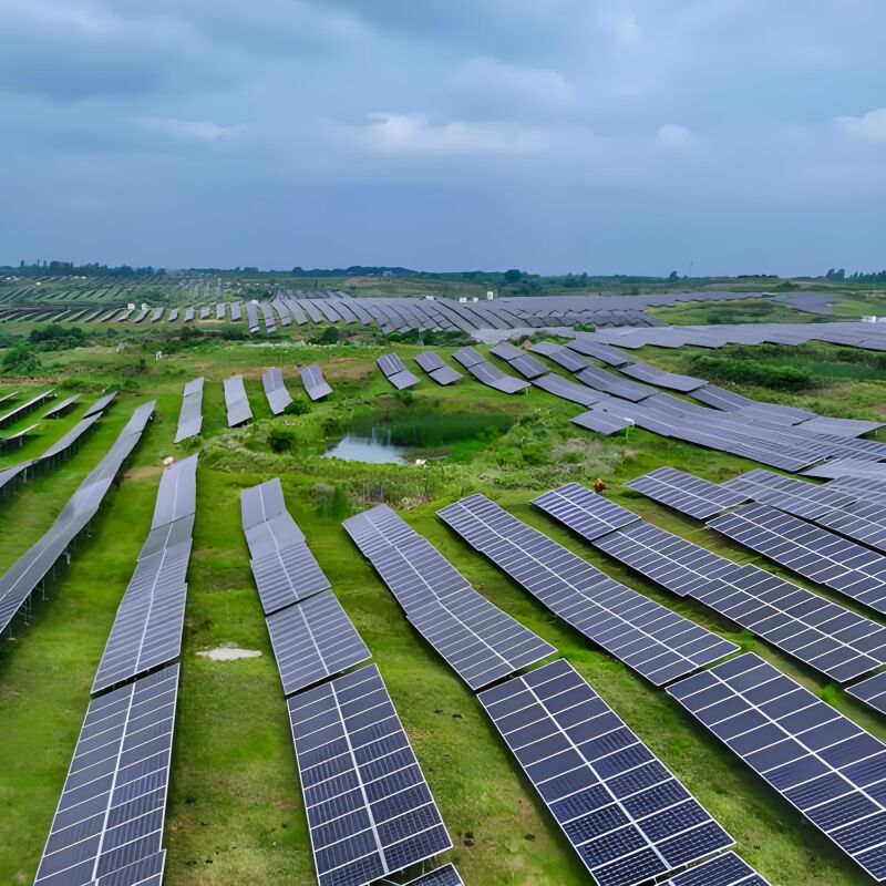 独自の杭とポスト設計により、地上の太陽光発電マウントブラケットは土壌への適応性を向上させ、全体的なマウントシステムの安定性を強化します。